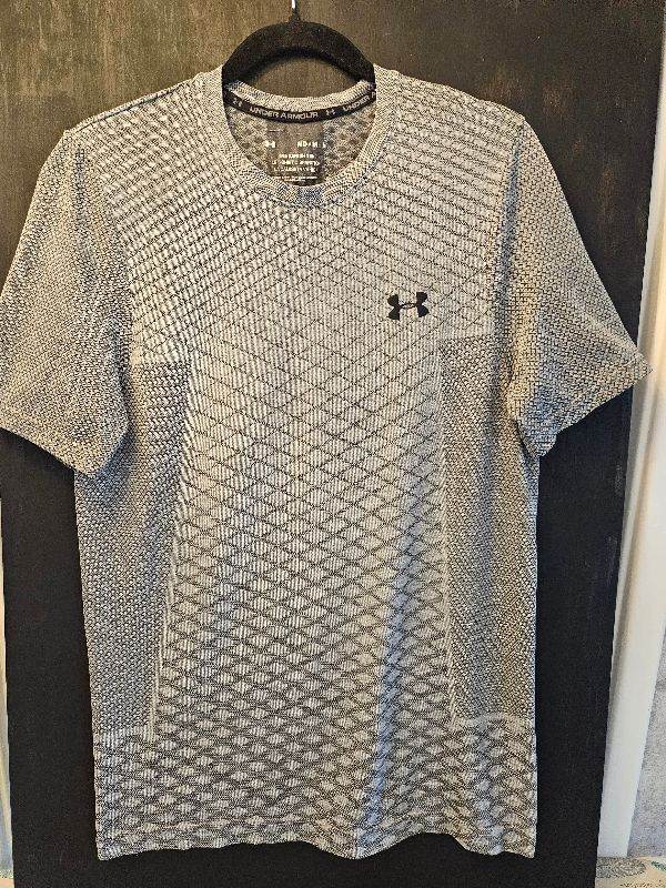 Under armour top