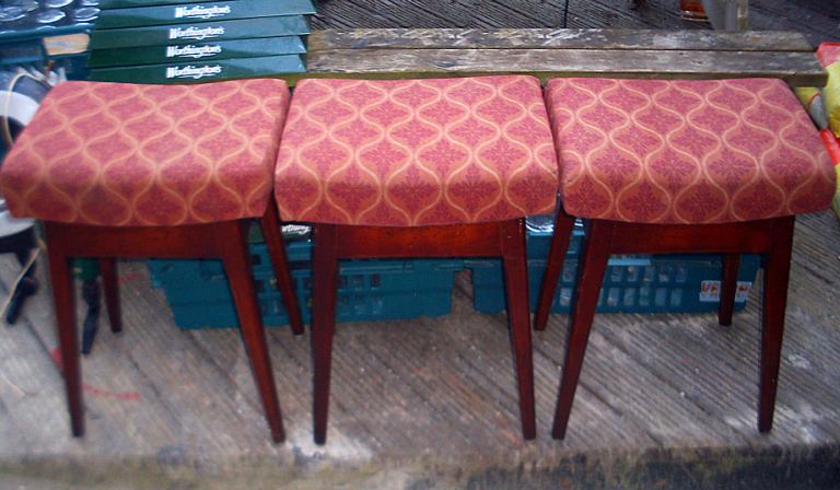 FOUR ULTRA-COMFORABLE VINTAGE 1970s SHORT PUB STOOLS: MICROPUB, HOME BAR, MAN & WOMAN CAVE