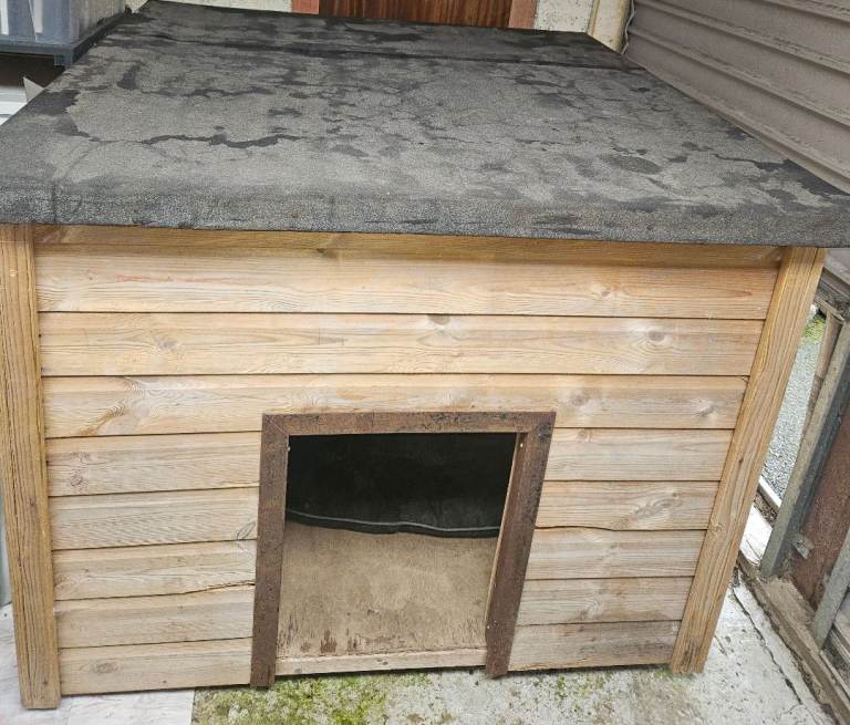 Large Insulated dog box/kennel 