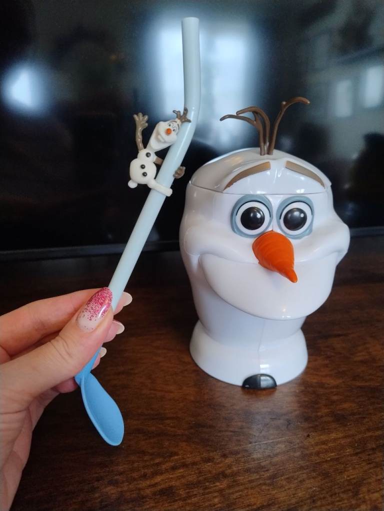 Disney on Ice Frozen Olaf snow cone flip cup and straw