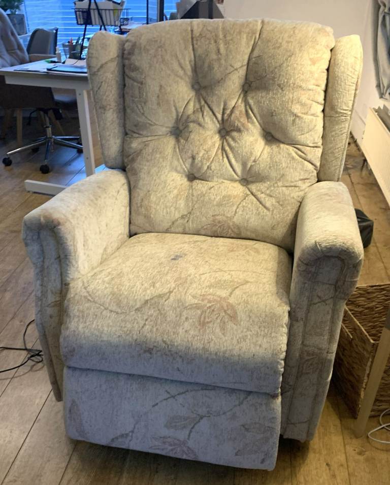Power lift chair