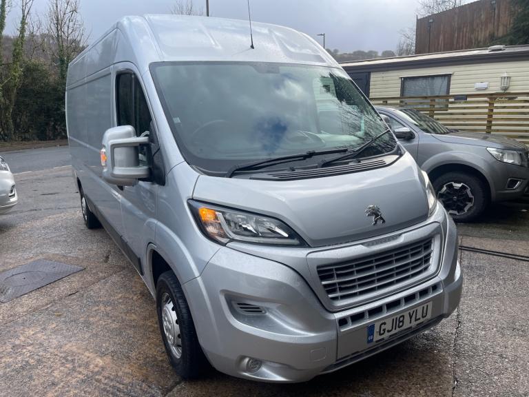 DIRECT IN FROM PEUGEOT LEASE AND HAS A FULL SERVICE HISTORY