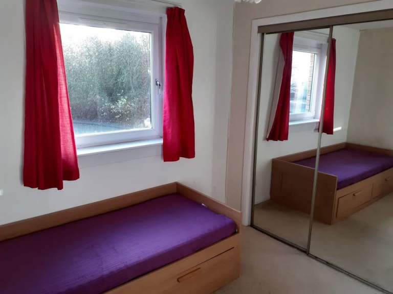 Sunny , double room to rent