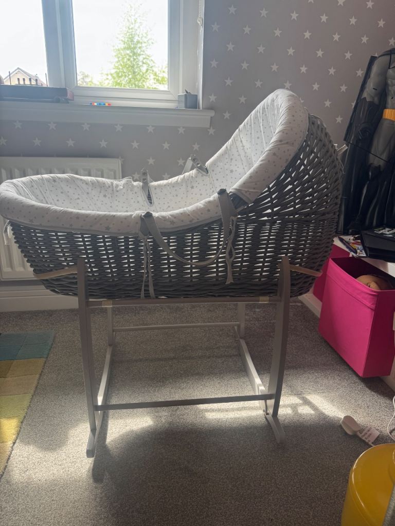 Moses basket & stand