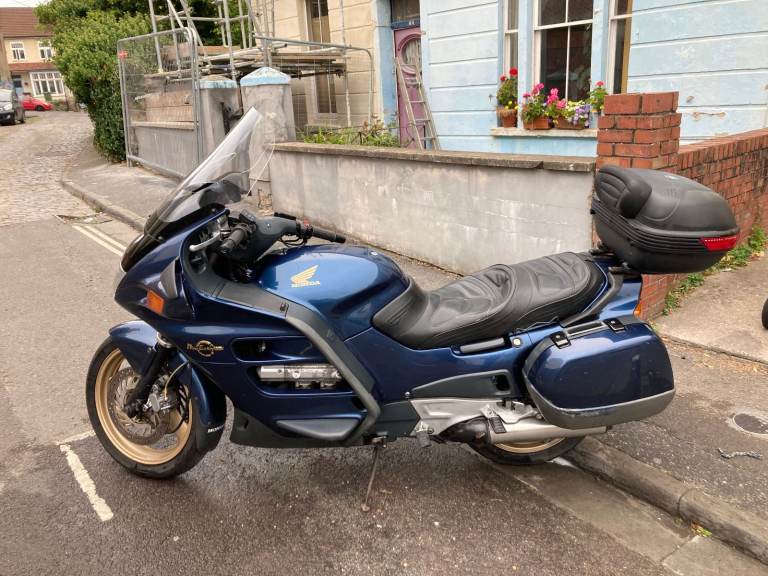 Honda Pan European ST1100Y 2000 (X reg) LOTS OF EXTRAS - BRAND NEW FRONT TYRE