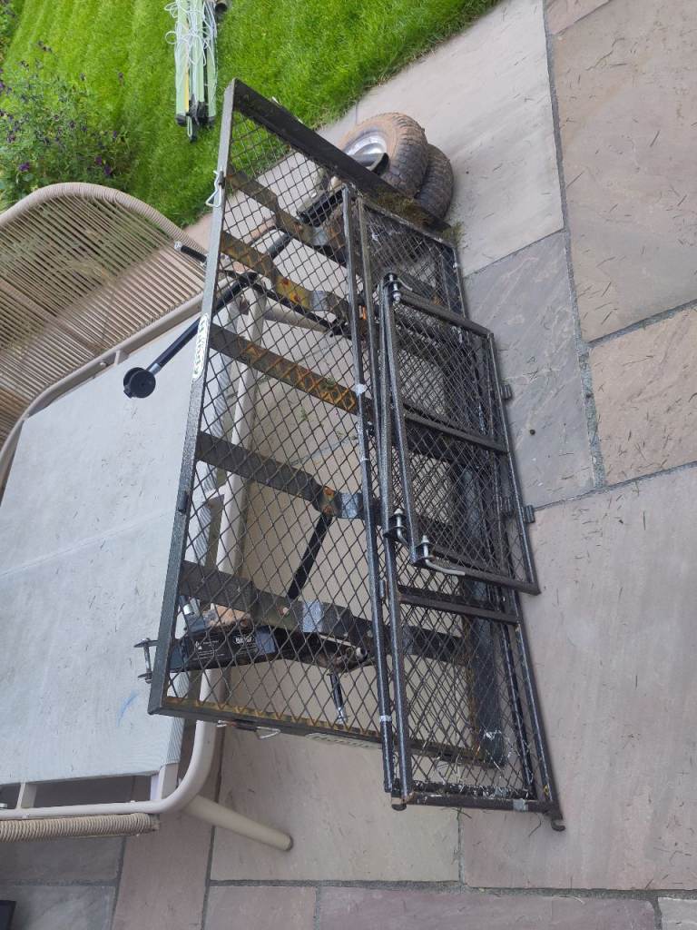 The Handy, Garden Trolley festival trolley with kids