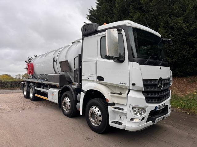 2017 Mercedes Arocs 3240 E6 8x4 sleeper RTN stainless vacuum tanker jetter