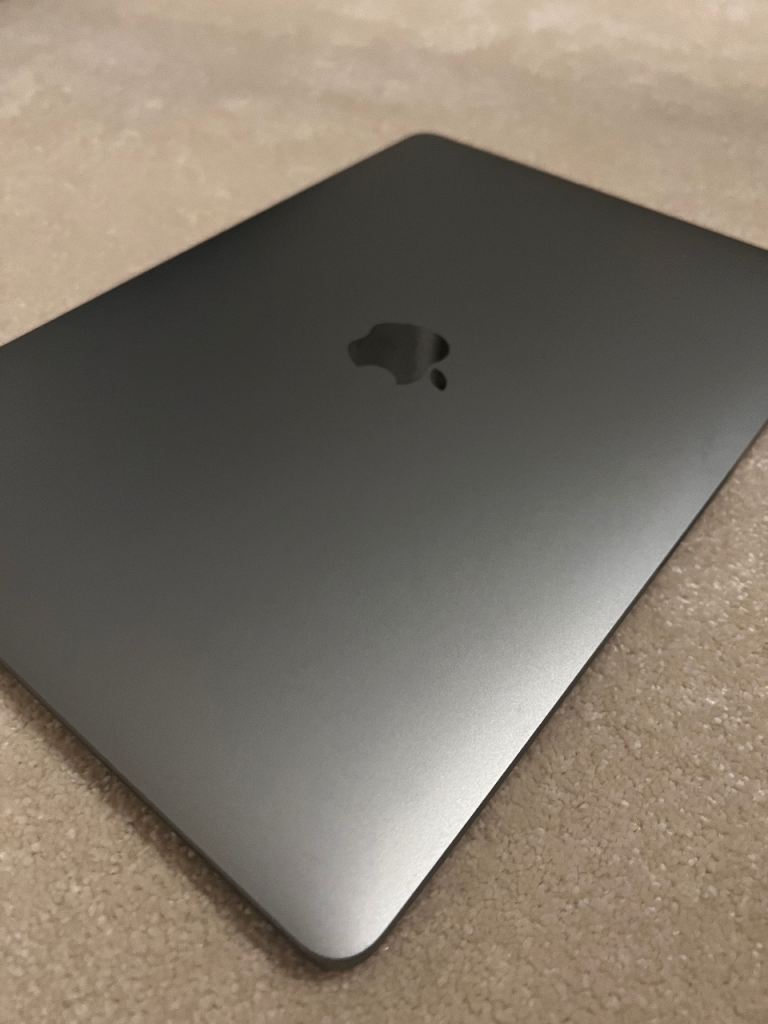 Apple MacBook Pro 13” 2017 i5 8GB RAM 128GB SSD – Retina Display