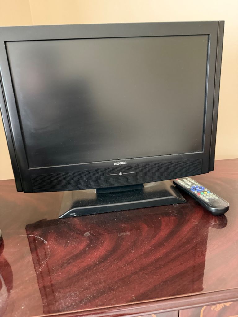 Tv ideal for caravan camper or small bedroom 