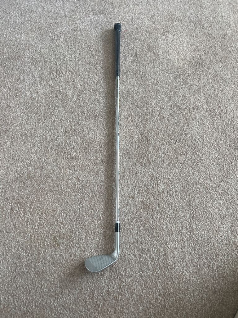 Golf Club/ (56 Degree Wedge) Cleveland rtx zipcore 56 degree wedge