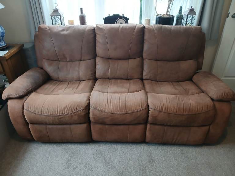 Manual reclining sofa 