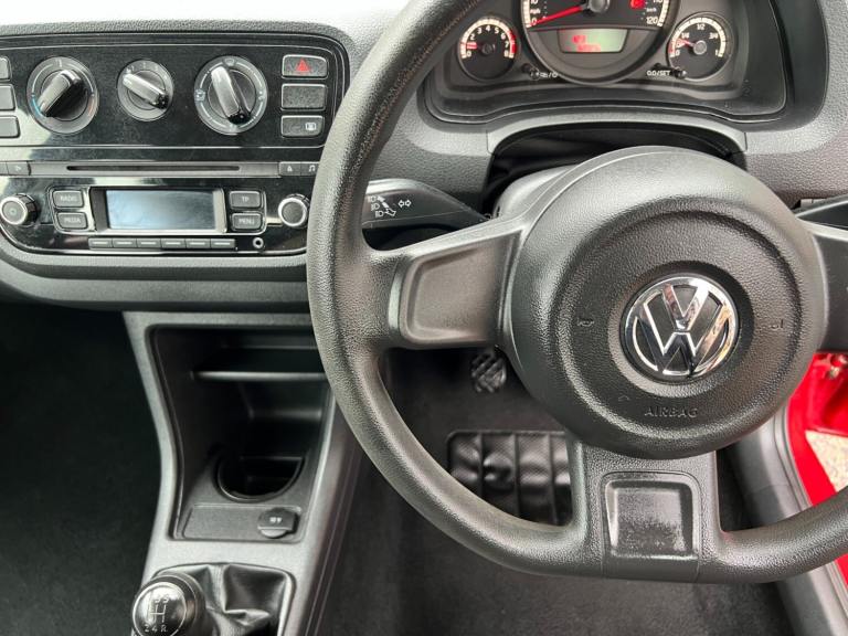 2013 VW UP -IMMACULATE - LOW MILEAGE- WARRANTY