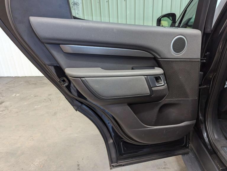 2017 Land Rover Discovery 3.0 Discovery HSE TD6 Auto 4WD 5dr SUV Diesel Automatic