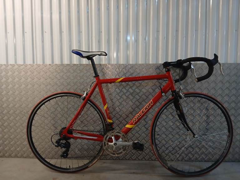 Mens raleigh road bike 