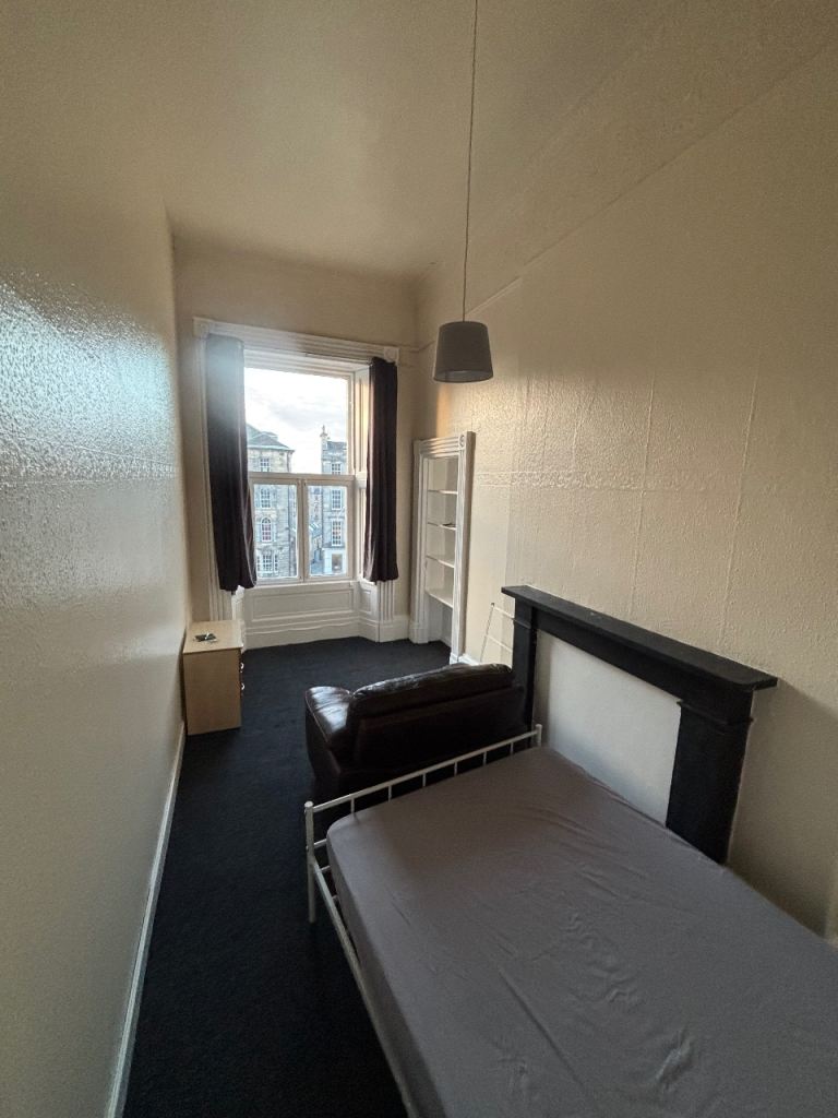 City Centre, large room with ALL BILLS, CT, wifi INC !  Elm Row