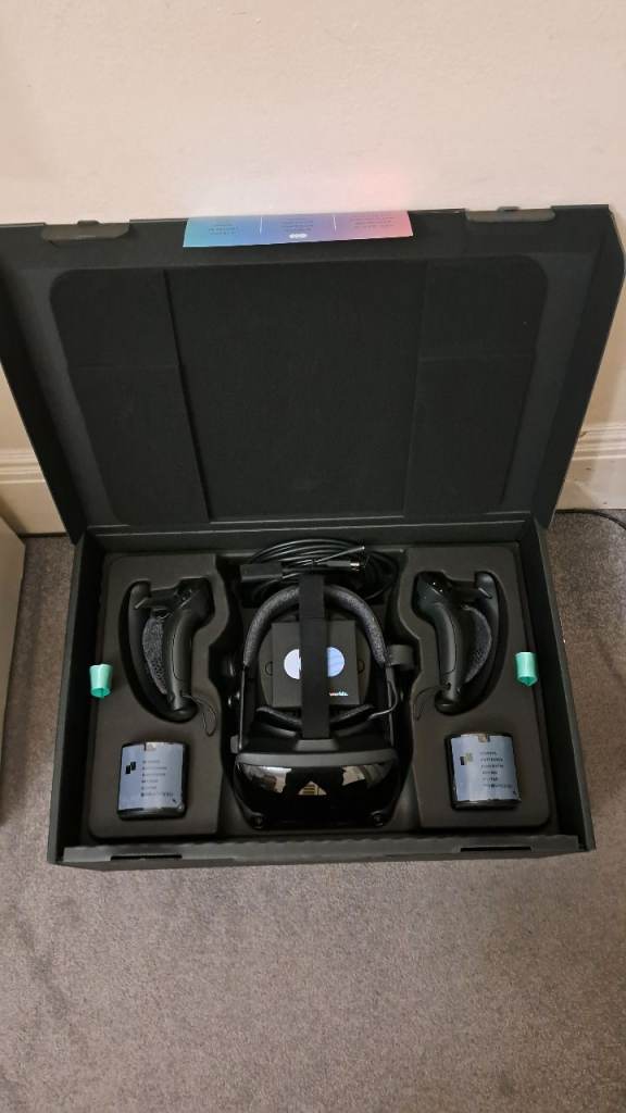 Valve Index VR (full kit, original packaging + 3rd party extra stands)