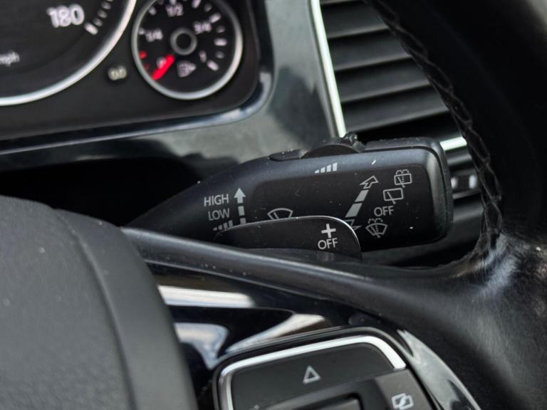 2016 Volkswagen Touareg 3.0 TDI V6 BlueMotion Tech R-Line Tiptronic 4WD Euro 6 (s/s) 5dr ESTATE D...