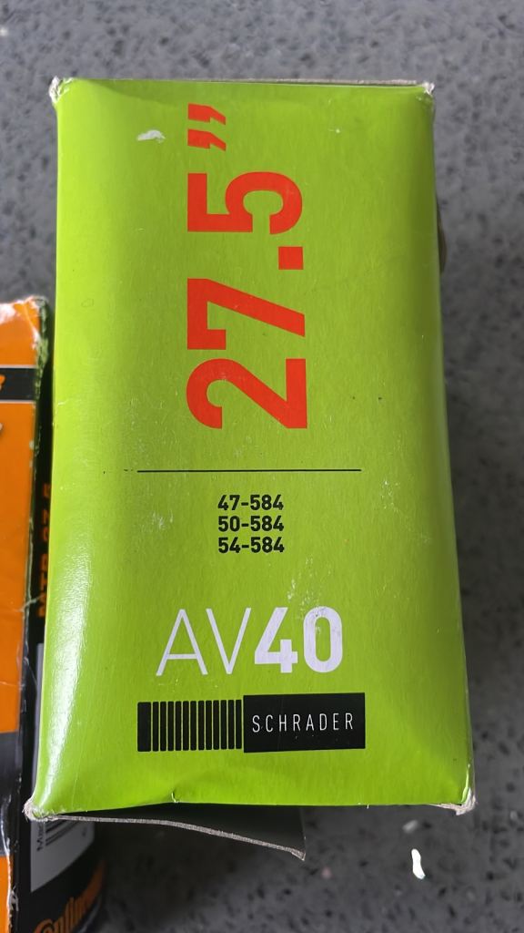 27.5” inner tube schrader valve box of 21
