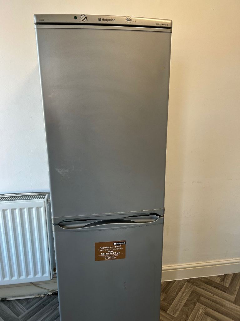 Hotpoint Iced Diamond Fridge Freezer - Silver, Good Condition