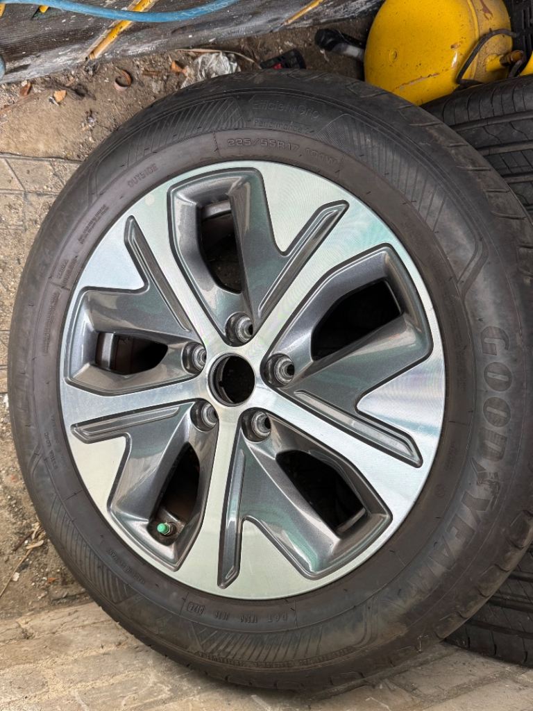 Kia Niro wheels with Goodyear tyres 