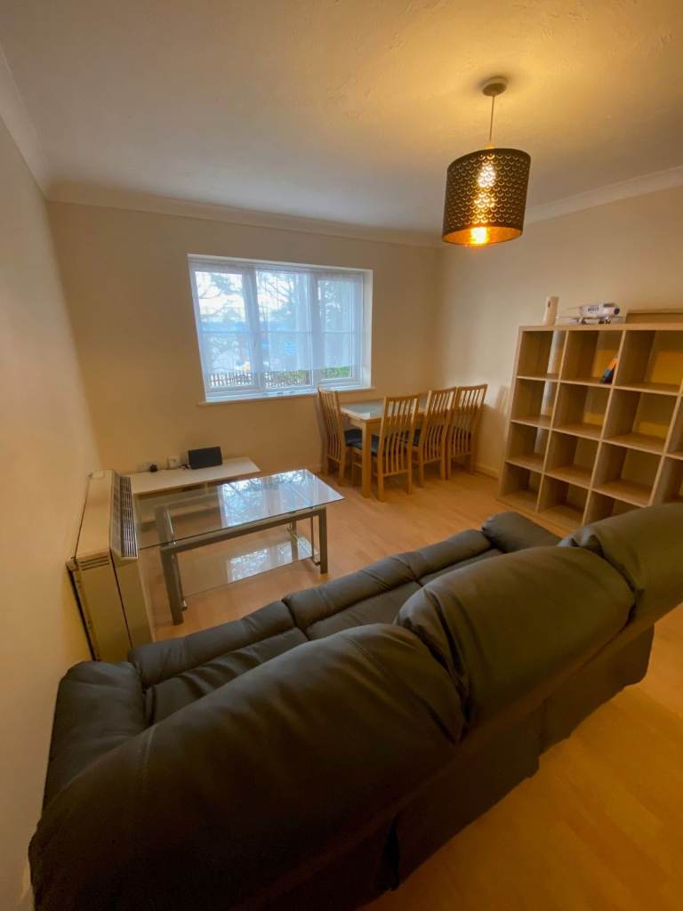 1 bedroom 1st Floor apartment for rent in Çollierswood / Mitcham in a Popular Development 