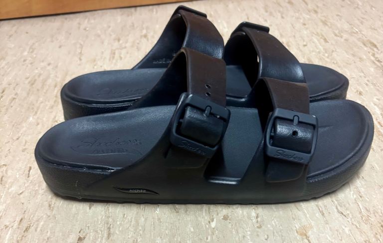 NEW Womens Skechers Black Foamies Arch Fit Sandals size UK 7(40)