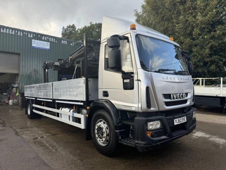 2013 IVECO EUROCARGO 180E25 CRANE VEHICLE
