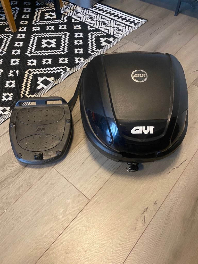 Givi mono block topbox and mounting plate. 