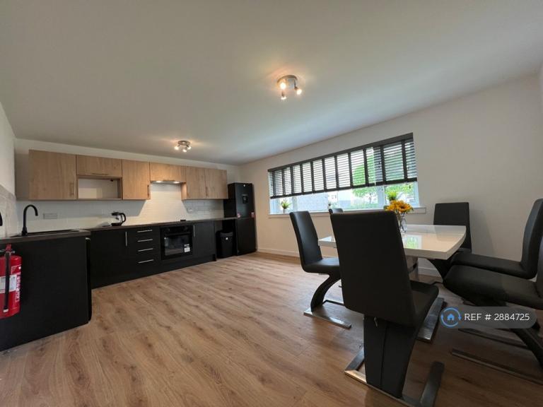 4 bedroom flat in Napier Drive, Glasgow, G51 (4 bed) (#2884725)