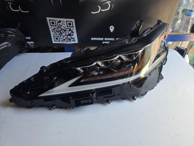 GENUINE LEXUS ES COMPLETE PASSENGER SIDE HEADLIGHT 2018-2023
