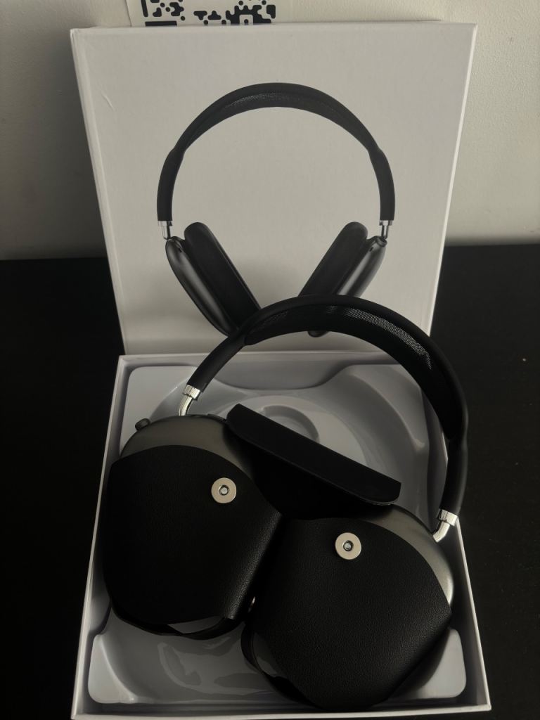 AIRPOD MAX BRAND NEW*****