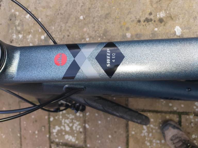 Bergamont Sweep 4 EQ Hybrid Bike – Grey, Good Condition