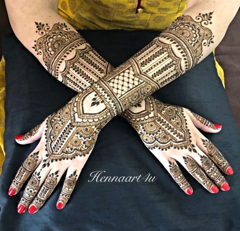Professional Henna/ Mehndi Artist