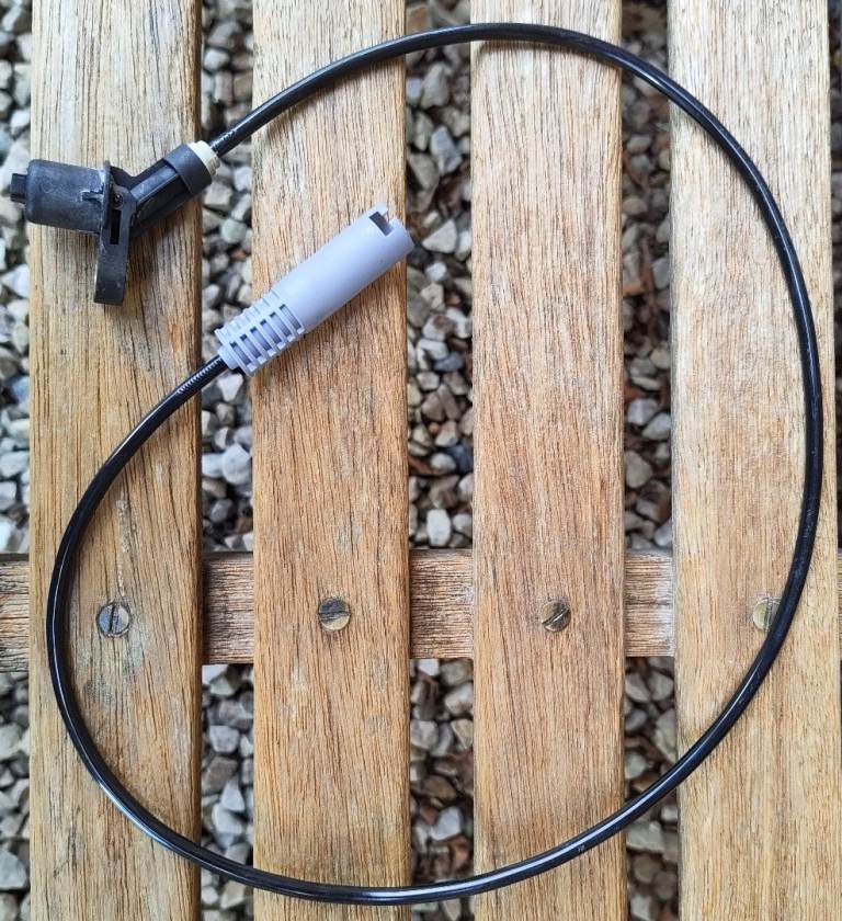 BMW 3 SERIES E46 - REAR ABS WHEEL SPEED SENSOR (PULSE GENERATOR) NEW