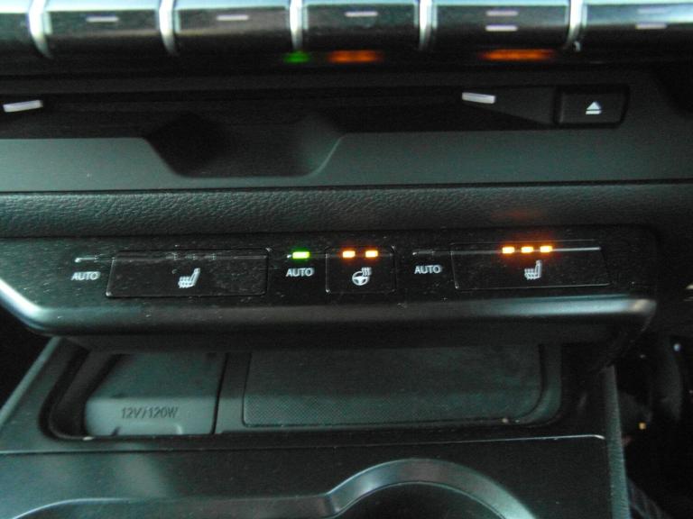 2020 Lexus UX 2.0 250h Premium SUV 5dr Petrol Hybrid E-CVT Euro 6 (s/s) (184 ps) ESTATE Petrol/El...