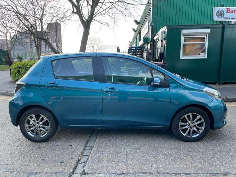 Toyota, YARIS, Hatchback, 2014, Manual, 1329 (cc), 5 doors