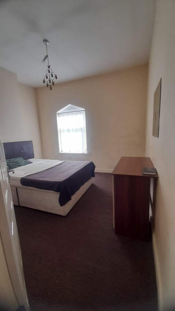 2 Bedroom House Stoke on Trent ST4 area