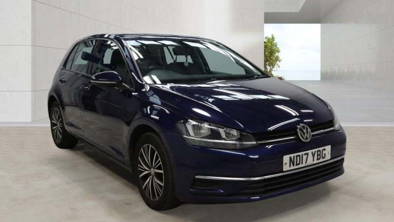 2017 Volkswagen Golf 1.6 TDI BlueMotion Tech SE Nav Euro 6 (s/s) 5dr HATCHBACK Diesel Manual