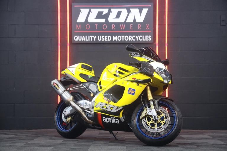 Aprilia RSV1000 RSV1000 R Factory RSV1000 RSV1000R VERY RARE BIKE