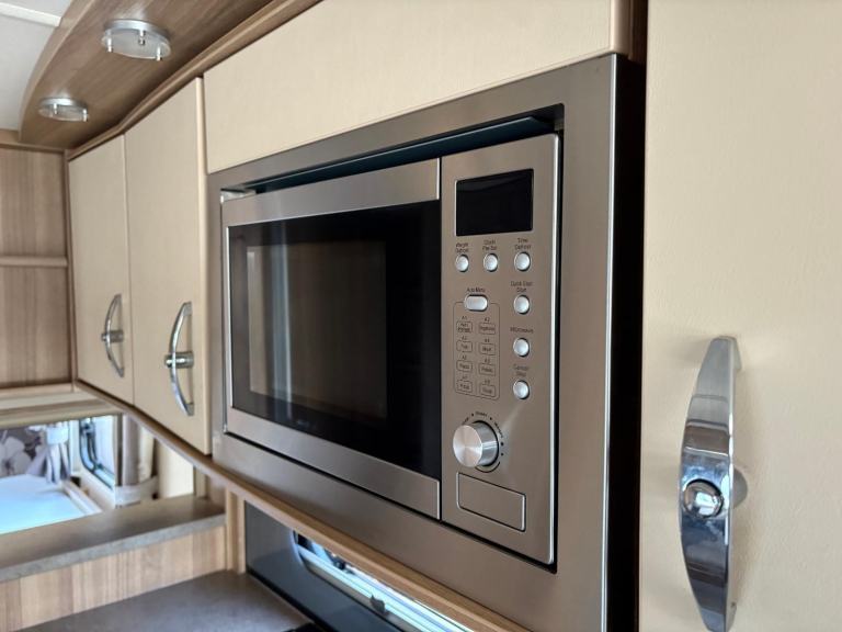 STERLING ECCLES AMETHYST -TWIN AXLE- FIXED BED + SIDE DINETTE + MOTORMOVER