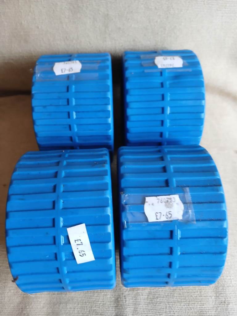 .Roller boat trailer wheels