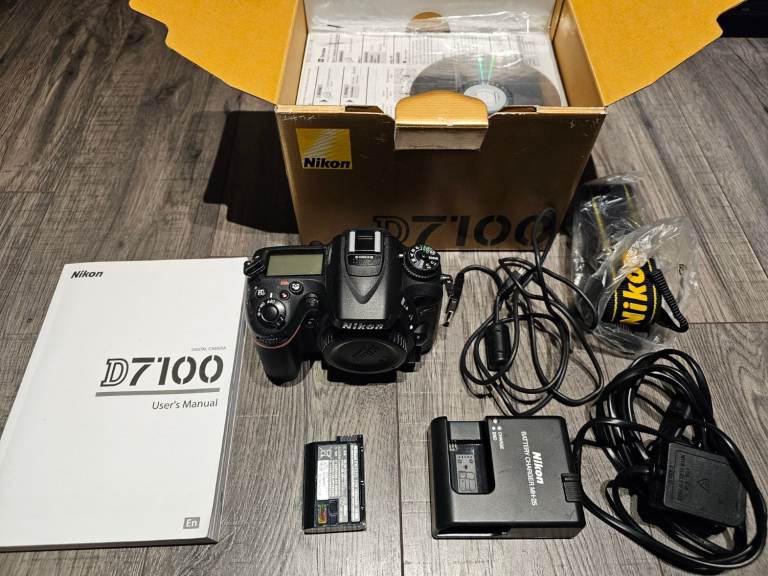 Nikon D7100 camera body  * low shutter count * in great condition