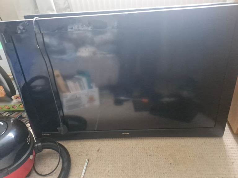 2 tvs for sale