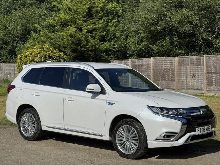 2018 Mitsubishi Outlander 2.4h TwinMotor 13.8kWh 4h SUV 5dr Petrol Plug-in Hybrid CVT 4WD Euro 6 ...