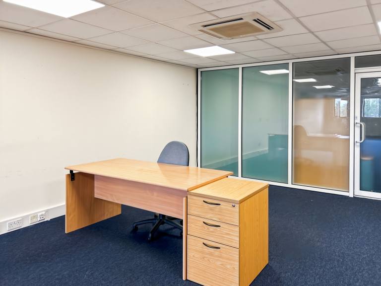 Aylesbury - HP19 8TE \ Office Membership with Anytime Private Office Access