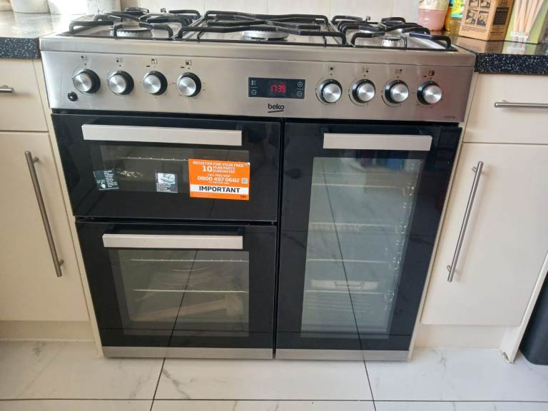 Beko KDVF90 - Range Cooker with 5 Burner Gas Hob & extractor fan hood