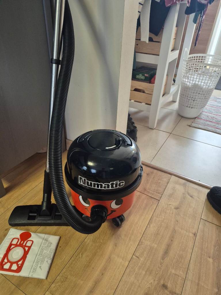 Henry vacuum cleaner, good condition, clean, I can deliver in Cambridge