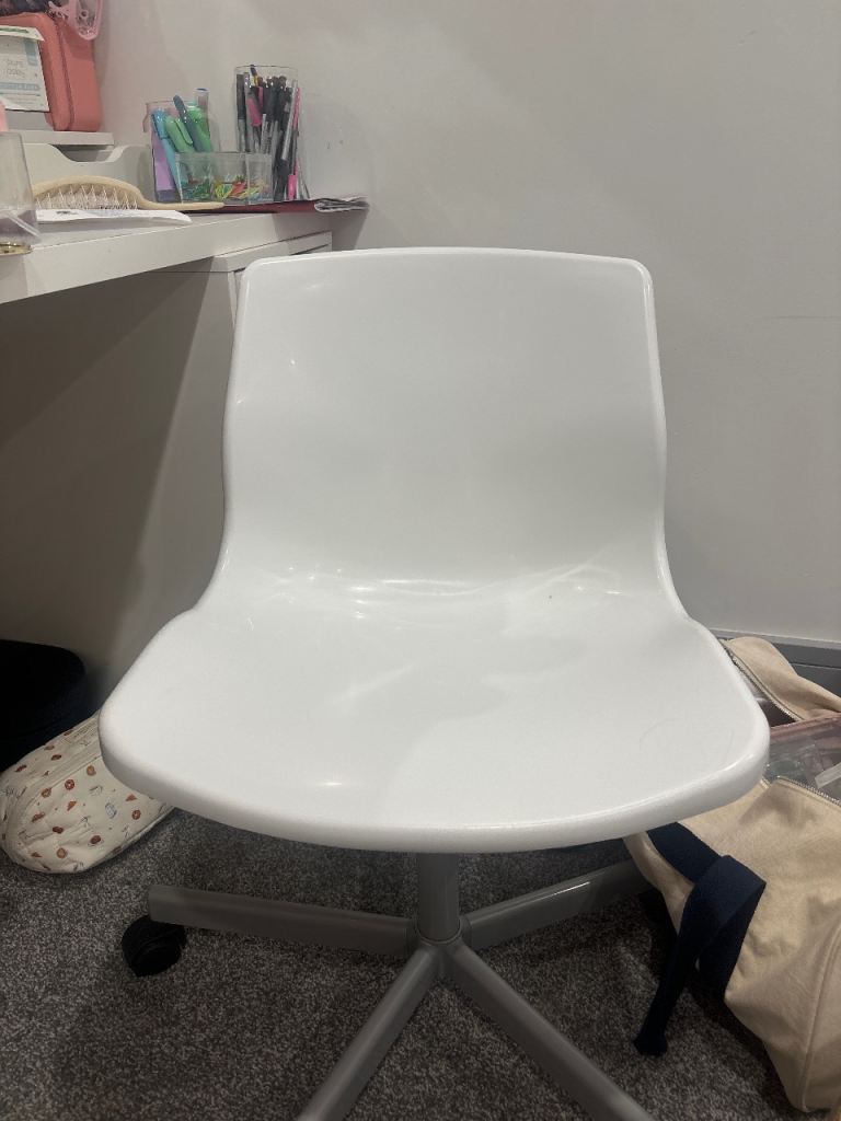 white chair 