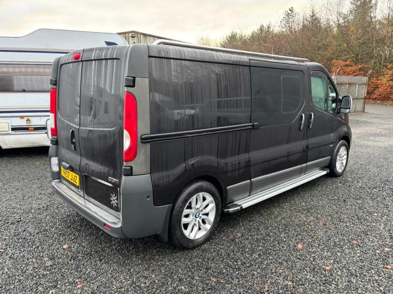 Vauxhall vivaro 2 berth camper 5 seats and 5 belts in good condition 