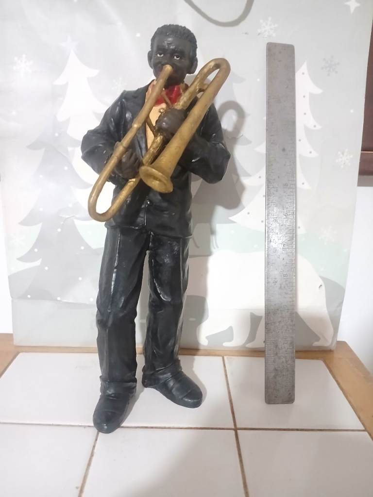 Jazz musician figurine 